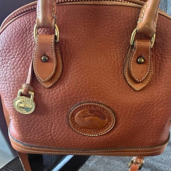 Vintage Dooney & Bourke All Weather Leather Norfolk Shoulder Bag /Satchel Tan - Picture 2 of 12